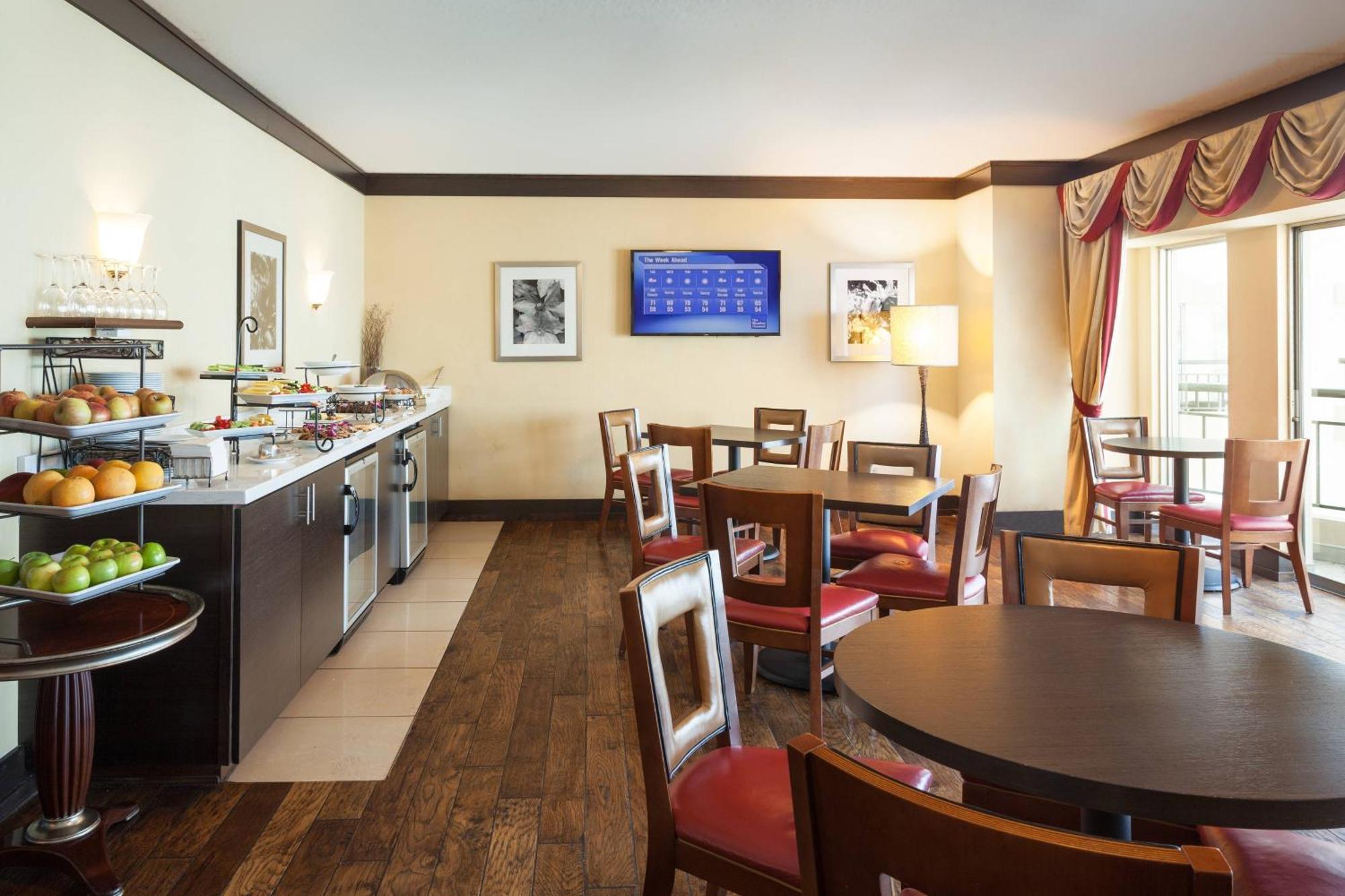 แมริออท ซาแวนนาห์ ริเวอร์ฟรอนต์ Hotel ซาวานนาห์ ภายนอก รูปภาพ